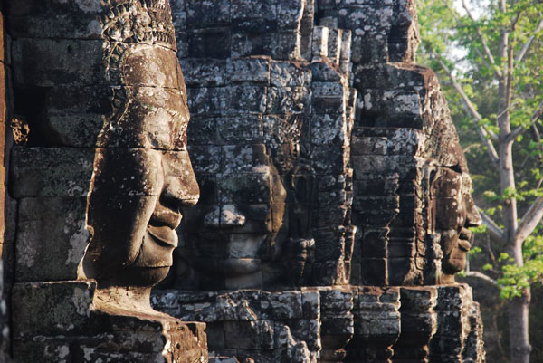 Kambodża | Kambodżańskie ruiny najpiękniej prezentują się skąpane w słońcu