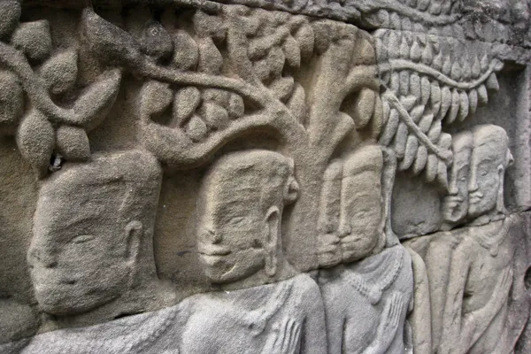 Kambodża | Codzienne życie mieszkańców dawnej Kambodży uwiecznione w płaskorzeźbach Angkoru