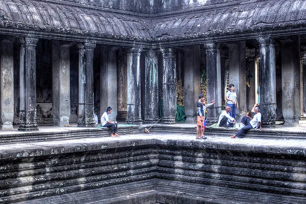 Kambodża | Wielu turystów marzy o zapomnieniu pośród dawnych ruin Angkoru