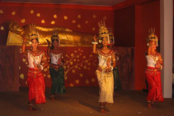 Kambodża | Tancerki wykonujące tradycyjny taniec Apsar