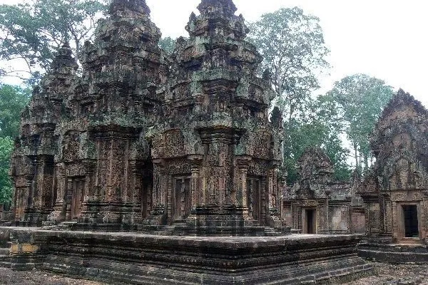 Kambodża | Charakterystyczne wieże okresu angkorskiego