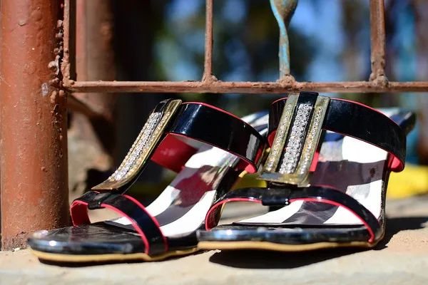 Kambodża | Zdarza się, że obuwie projektowane jest na specjalne zamówienie klienta