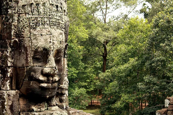 Kambodża | Angkorskie mury są niemymi świadkami burzliwych dziejów Kambodży