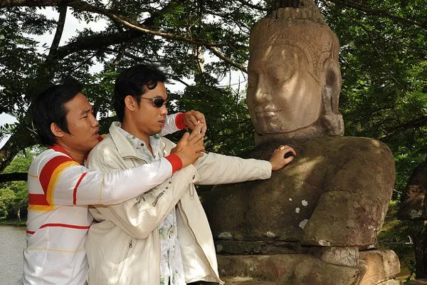 Król Sihanouk poruszył kwestię homoseksualnych związków małżeńskich