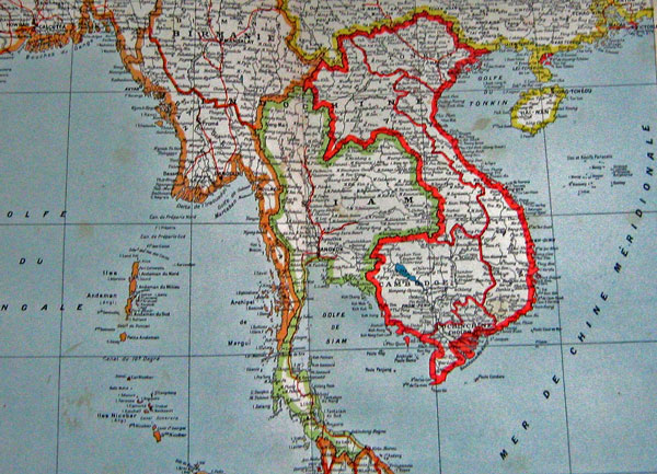 Mapa przedstawiająca Indochiny w 1925 r. (kolonie francuskie oznaczono kolorem czerwonym)