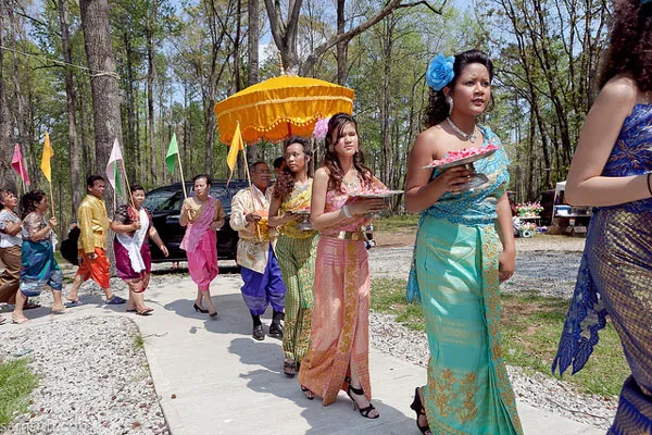 Khmerska społeczność w Atlancie | Noworoczna parada w tradycyjnych strojach