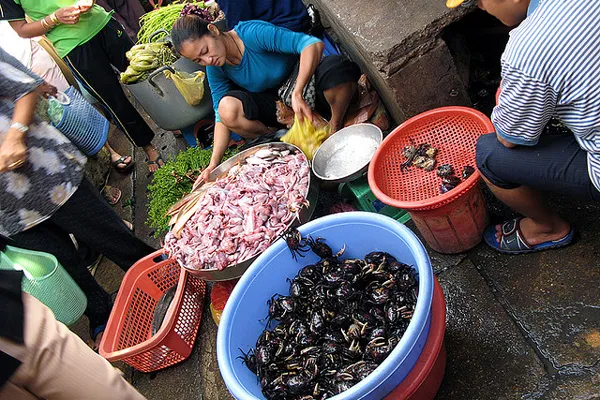 Kambodża | Mówi się, że na centralnym rynku Phnom Penh nie ma tylko tego, co nie istnieje