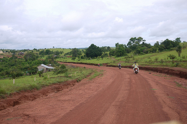 Droga w prowincji Mondulkiri, zamieszkanej między innymi przez Bunong