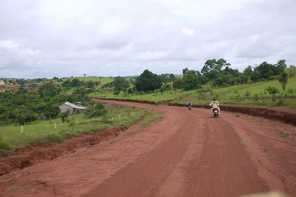 Droga w prowincji Mondulkiri, zamieszkanej między innymi przez Bunong