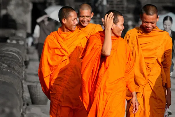 Kambodża | Innych wyrażeń użyjemy podczas pogawędki z khmerskim przyjacielem, a innych rozmawiając z buddyjskim mnichem