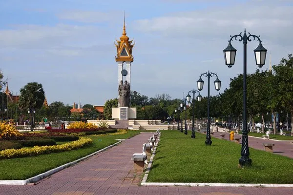 Kambodża | Pomnik Przyjaźni Wietnamsko-Kambodżańskiej w Phnom Penh