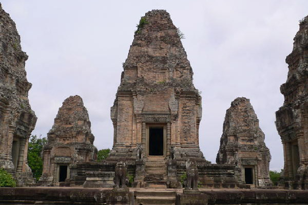 Kambodża | Pięć wieży świątynnych Pre Rub