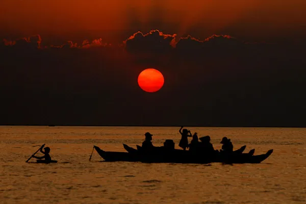 Kambodża | Zachód słońca nad Tonle Sap