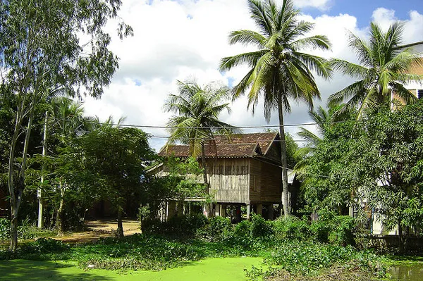 Kambodża | Wiejski dom wzniesiony na palach